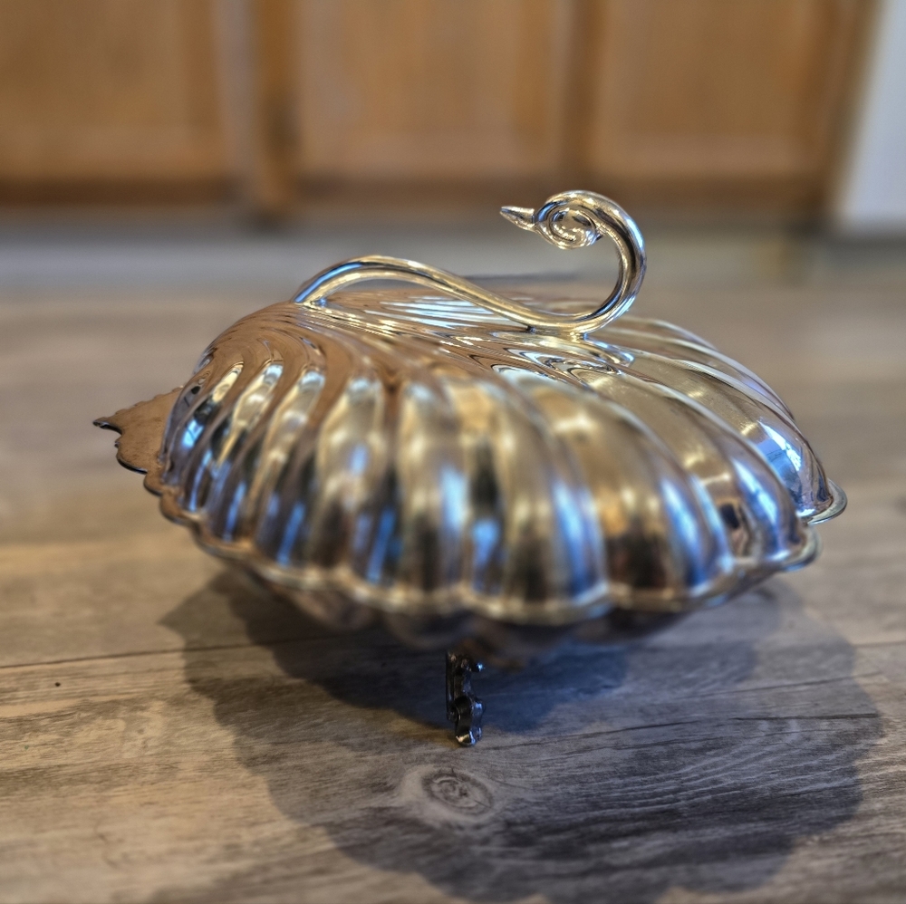 Elegant Vintage Clam Shell Warmer with Swan Handle. Leonard Silverplate